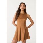 Bild von Stradivarius Kurzes Kleid aus Wildlederimitat  Helles Camel M